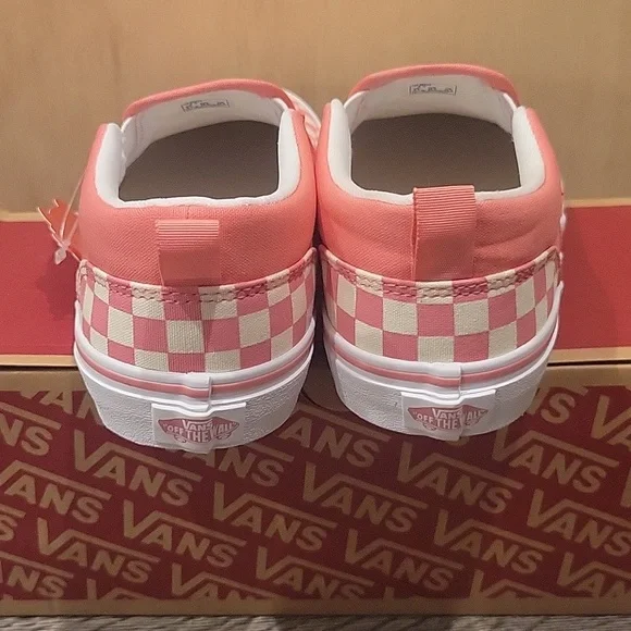 Vans - Picture 3 of 9